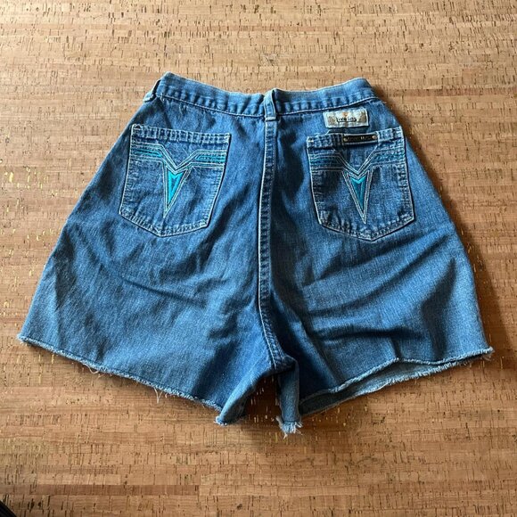 Live Ins 70s Vintage jean shorts with a cute embroidered design - Picture 1 of 4